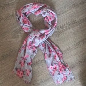 Gray scarf with pink flowers